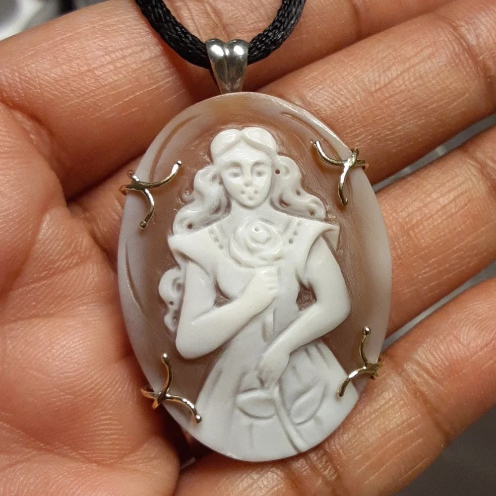From Beauty and the Beast, Belle, Pin/Pendant. Hand Carved Cameo. ITALY. - Picture 13 of 13